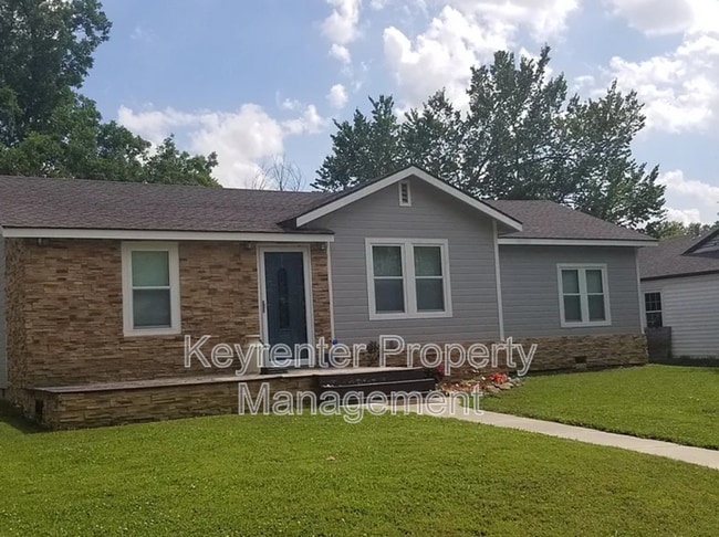 property at 309 E 12th Pl