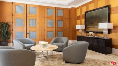 10776 Wilshire Blvd in Los Angeles, CA - Foto de edificio - Building Photo