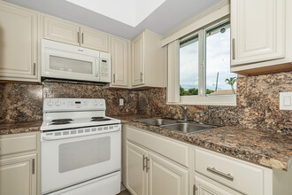 2170 NE 44th St in Lighthouse Point, FL - Building Photo - Interior Photo