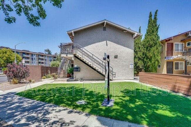 property at 685 Foxtail Dr