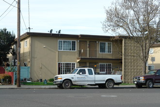 37401 Cherry St in Newark, CA - Building Photo - Building Photo