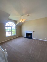 2109 Debbie Ln in La Vergne, TN - Building Photo - Building Photo