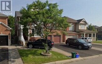 75 Bulmer Crescent in Newmarket, ON - Building Photo