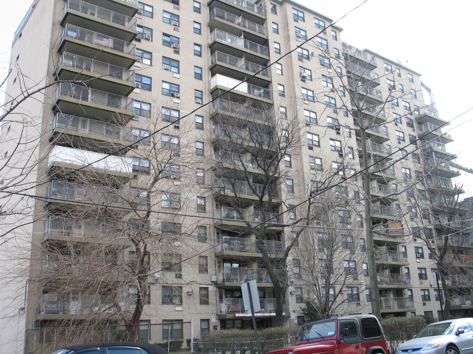 3424 Kingsbridge Ave in Bronx, NY - Building Photo