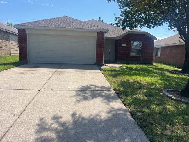 property at 1014 Hampton Dr