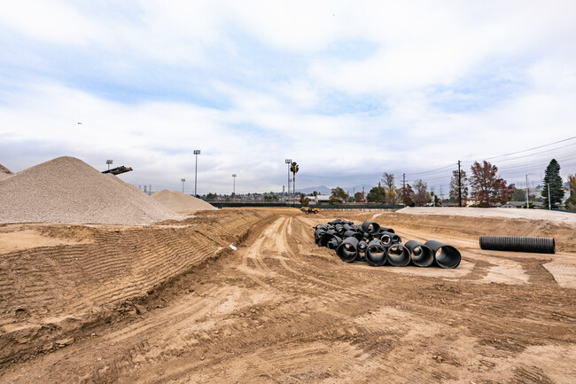 16201 San Fernando Mission Blvd in Granada Hills, CA - Building Photo - Building Photo