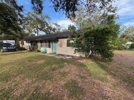 447 6th Ave NE in Largo, FL - Building Photo