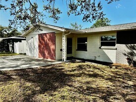 5561 100th Ave in Pinellas Park, FL - Building Photo