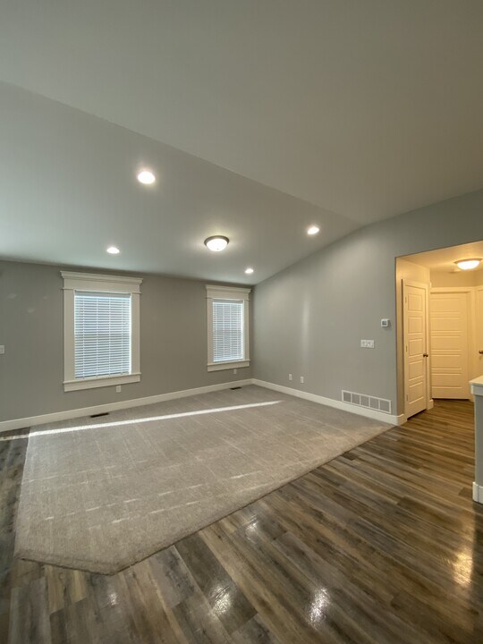 3347 Kathaway Ln in Ammon, ID - Building Photo