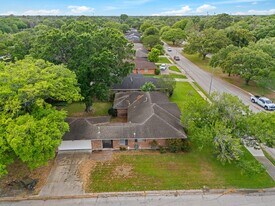 4501 Willowbend Blvd in Houston, TX - Building Photo