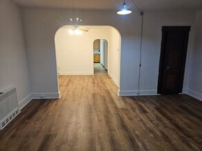 176 Dubois Ave in Staten Island, NY - Building Photo - Building Photo