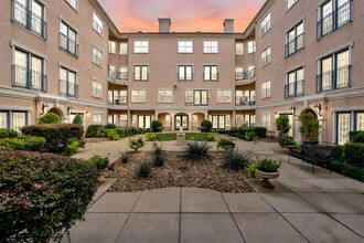 Villas at Katy Trail in Dallas, TX - Building Photo - Building Photo