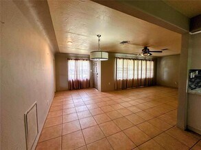 1738 Tyrone Blvd N in St. Petersburg, FL - Building Photo - Building Photo