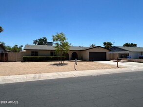 12433 N 47th Dr in Glendale, AZ - Building Photo - Building Photo