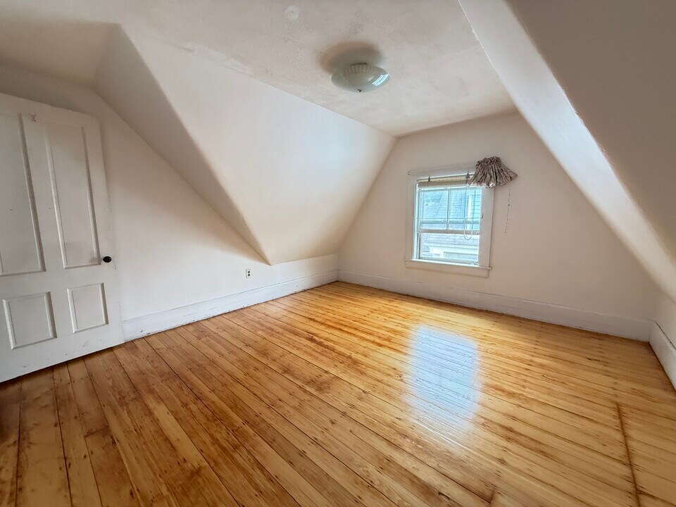 57 Rindge Ave, Unit 5 in Cambridge, MA - Building Photo
