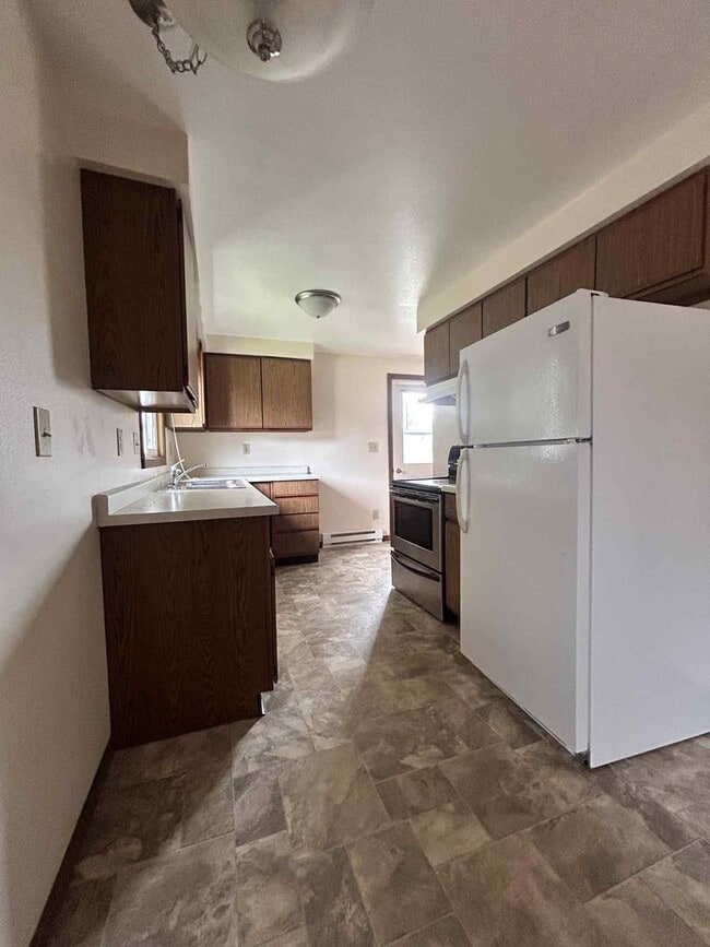 1258 Harrison St in Black River Falls, WI - Building Photo - Building Photo