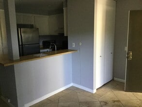 151 W Glaucus St in Encinitas, CA - Foto de edificio - Building Photo