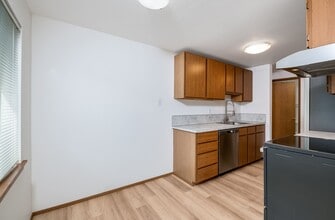 The Magnolia in Seattle, WA - Building Photo - Building Photo