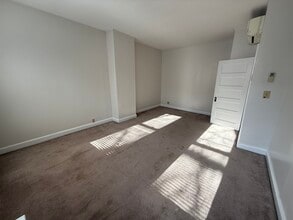 91 Wallingford Rd, Unit 2 in Boston, MA - Foto de edificio - Building Photo