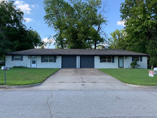 104 E Knoxville St, Unit 106