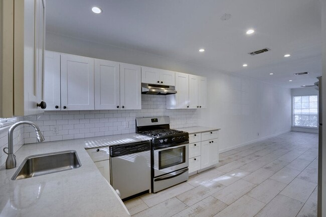 1208 Shelley Ave in Austin, TX - Building Photo - Building Photo