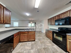 4555 Oakden Ln in Memphis, TN - Building Photo - Building Photo