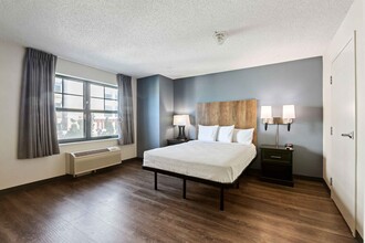 Furnished Studio - Fremont in Fremont, CA - Foto de edificio - Building Photo