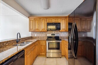 1453 Lake Crystal Dr in West Palm Beach, FL - Building Photo - Building Photo