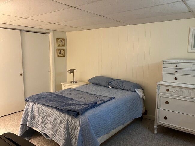 35 Pilgrim Dr, Unit 1 in Northampton, MA - Foto de edificio - Building Photo