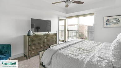 777 Preston St, Unit 8E in Houston, TX - Building Photo - Building Photo