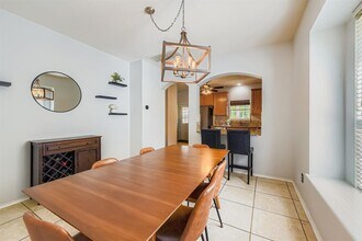 2110 Keepsake Dr in Austin, TX - Foto de edificio - Building Photo