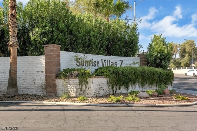 2451 Domingo St in Las Vegas, NV - Building Photo - Building Photo