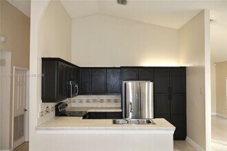 1521 NW 105th Ave in Plantation, FL - Building Photo - Building Photo