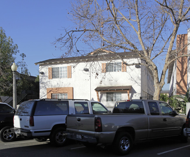 Minnie Street Apartments in Santa Ana, CA - Foto de edificio - Building Photo