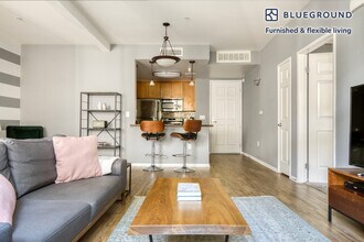 8601 Lincoln Blvd in Los Angeles, CA - Building Photo - Building Photo