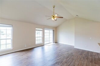255a Ravenwood Blvd in Siloam Springs, AR - Building Photo - Building Photo