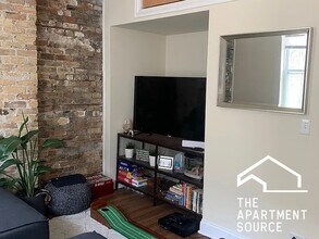 1734 W Huron St, Unit 2 in Chicago, IL - Building Photo - Building Photo