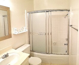 10550 Eastborne Ave in Los Angeles, CA - Building Photo - Building Photo
