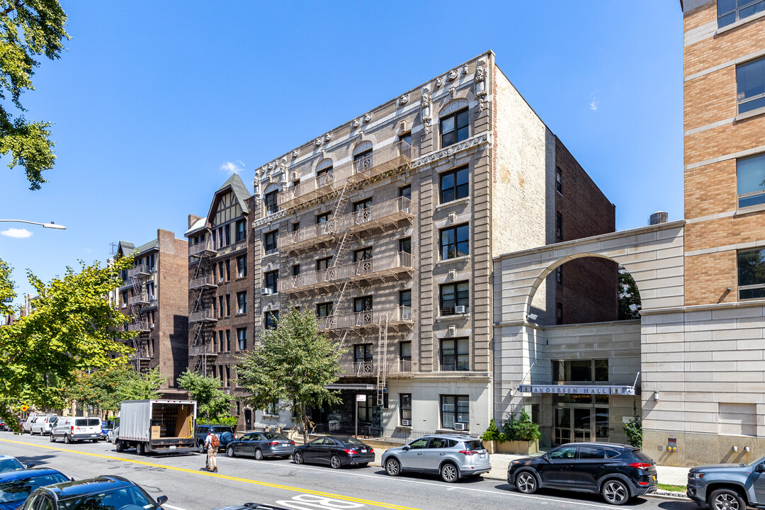 140 Claremont Ave in New York, NY - Building Photo