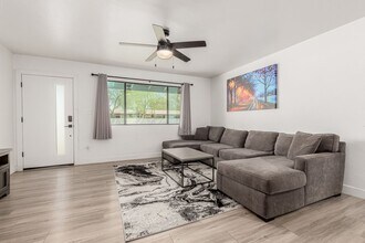 6628 E Avalon Dr in Scottsdale, AZ - Foto de edificio - Building Photo