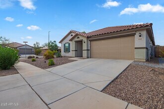 17192 W Pinnacle Vis Dr in Surprise, AZ - Building Photo - Building Photo