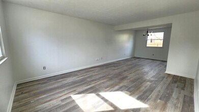 259 Windsor Castle Dr in Newport News, VA - Building Photo - Building Photo