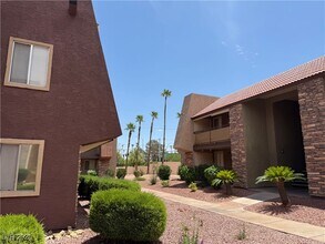 4390 Sandy River Dr in Las Vegas, NV - Building Photo - Building Photo