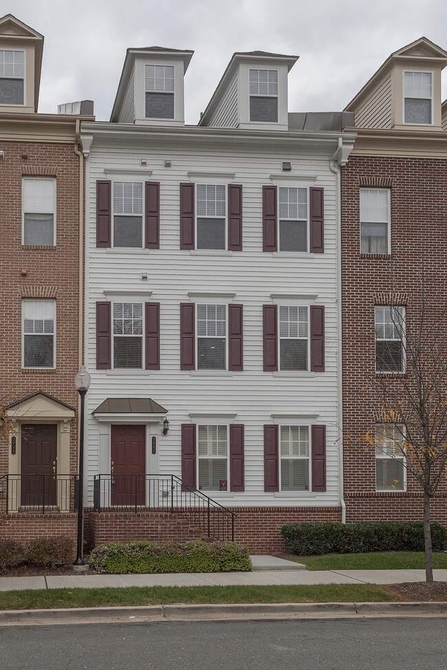 property at 3941 Old Dominion Blvd