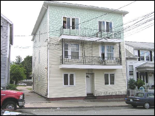 86-88 Lawn Ave in Pawtucket, RI - Building Photo