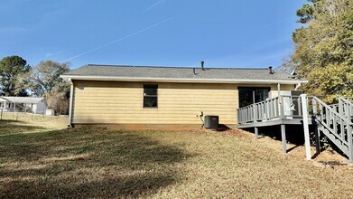 110 Central Lake Dr in Griffin, GA - Building Photo - Building Photo