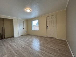 3109 Delaware St in Longview, WA - Building Photo - Building Photo
