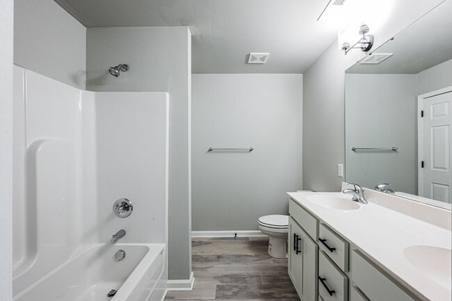 249 Whispering Hills Blvd in Bowling Green, KY - Building Photo - Building Photo