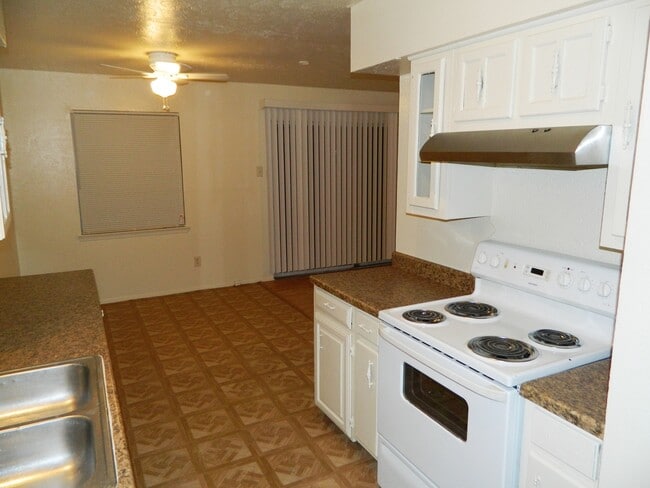 12108 Bishop Dr in Balch Springs, TX - Building Photo - Building Photo