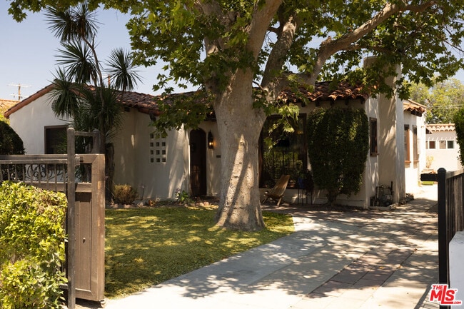 property at 5120 Willowcrest Ave